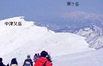 中津又岳の大雪庇